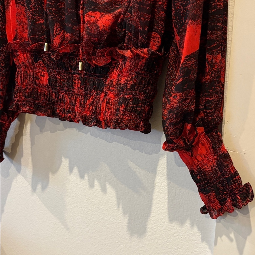 Elan Ruched Red Black Blouse Top Small Pattern Ruffle - Picture 2 of 9